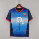Camisa Arsenal Away II 2002/04 Nike Retrô Masculina azul, uniforme reserva retrô, segunda camisa Arsenal anos 2000, modelo torcedor