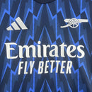 Camisa Arsenal Away II 2025/26 Adidas Torcedor Masculina azul com detalhes brancos e dourados, escudo bordado e tecnologia AEROREADY.