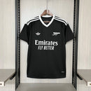 Camisa Arsenal Goleiro 2024/25 Adidas Torcedor Masculina preta com escudo bordado e tecnologia AEROREADY.