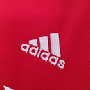 Camisa Arsenal Home I 2022/23 Adidas Retrô Masculina vermelha com detalhes clássicos e escudo aplicado.
