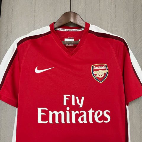 Camisa Arsenal Home I 2008/09 Nike Retrô Masculina vermelha com mangas brancas, escudo bordado e gola redonda clássica.