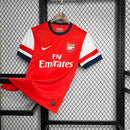 Camisa Arsenal Home I 2012/13 Nike Retrô Masculina vermelha com mangas azuis e gola branca, disponível na Wazemix.