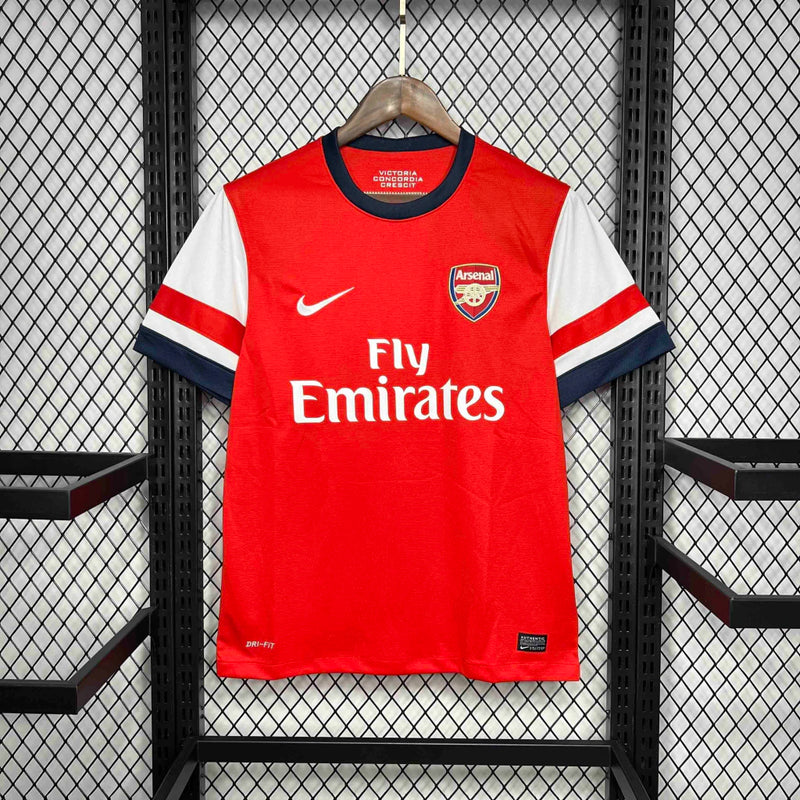 Camisa Arsenal Home I 2012/13 Nike Retrô Masculina vermelha com mangas azuis e gola branca, disponível na Wazemix.