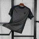 Camisa Atlético Mineiro All Black 2025/26 Adidas Torcedor Masculina preta com escudo oficial bordado, design moderno e tecido respirável com tecnologia Aeroready.