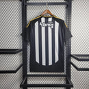 Texto alternativo (alt text):
Camisa Atlético Mineiro Home (1) 2025/26 Adidas Torcedor Masculina preta e branca com escudo oficial bordado, design clássico e tecido respirável com tecnologia Aeroready.

