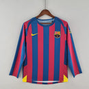 Camisa Barcelona 2005/06 manga longa retrô masculina inspirada em Ronaldinho R10 com listras azul e grená e design clássico