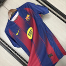Camisa Barcelona Home I 2025/26 Nike Torcedor Masculina azul com detalhes em grená, escudo aplicado e tecido leve para conforto.