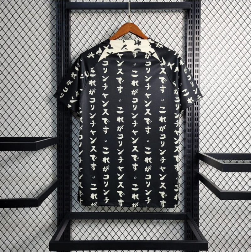 Camisa Corinthians 2023/24 edição especial Nike Torcedor masculina preta com estampa japonesa em branco e escudo bordado do clube no peito 