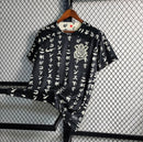 Camisa Corinthians 2023/24 edição especial Nike Torcedor masculina preta com estampa japonesa em branco e escudo bordado do clube no peito 