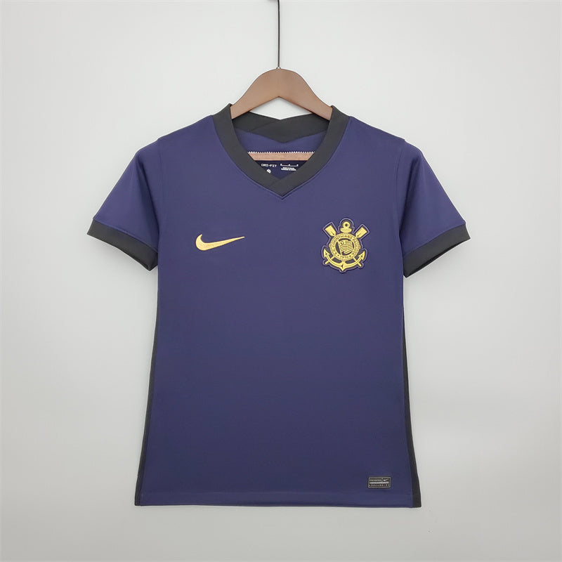 Camisa Corinthians third III 2021/22 Nike feminina roxa com escudo bordado e tecnologia Dri-Fit, modelo exclusivo para torcedoras do timão 