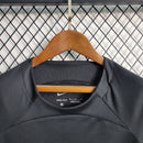 Camisa Corinthians treino 2022/23 Nike feminina na cor preta com escudo bordado e tecnologia Dri-Fit, ideal para torcedoras apaixonadas 