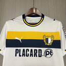 Camisa Famalicão Home I 2025/26 Puma Torcedor Masculina branca com detalhes em azul e tecnologia DryCell.