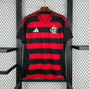 Camisa Flamengo Home I 2025/26 Adidas Torcedor masculina nas cores vermelho e preto, com faixas horizontais e tecnologia AEROREADY.