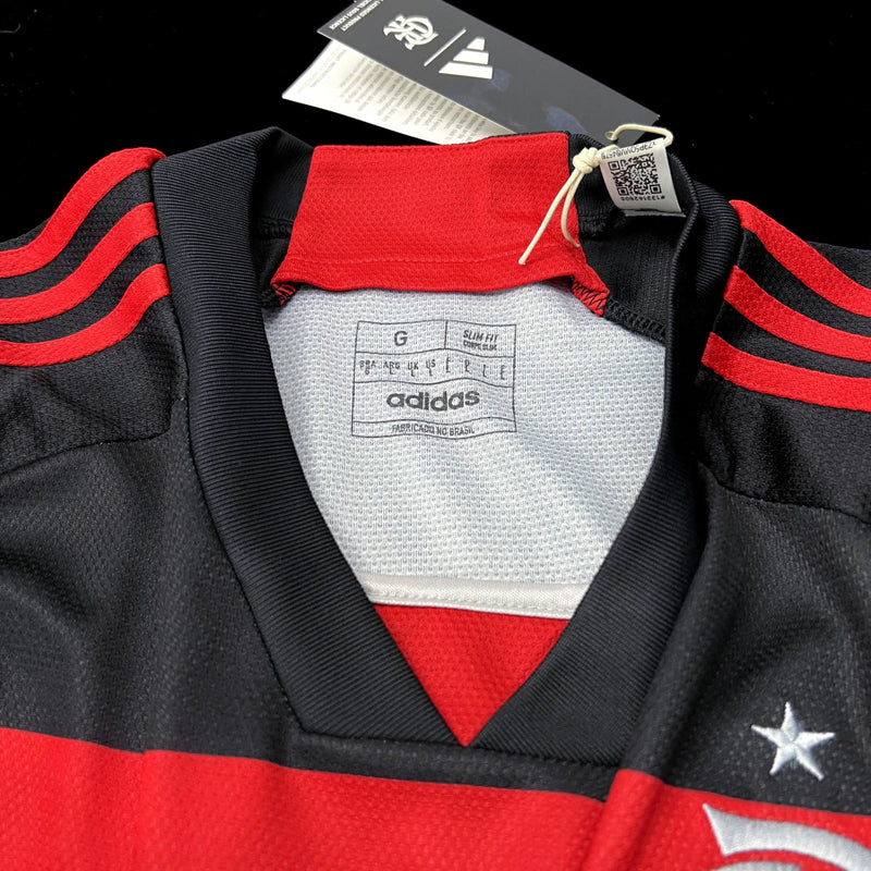 Camisa Flamengo Home I 2024/25 Adidas Torcedor Masculina preta e vermelha com escudo bordado e gola careca