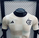 Camisa Flamengo Pré-Jogo 2024/25 Adidas Jogador Masculina, modelo de aquecimento, estampa moderna rubro-negra e tecido leve.