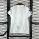 Camisa Liverpool Viagem 2025/26 Adidas Torcedor Masculina branca, uniforme reserva, camiseta futebol Liverpool 2025/26, modelo torcedor