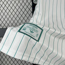 Camisa Liverpool Viagem 2025/26 Adidas Torcedor Masculina branca, uniforme reserva, camiseta futebol Liverpool 2025/26, modelo torcedor