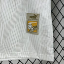 Camisa Monterrey Streetwear 2025/26 Puma Torcedor Masculina branca e azul com escudo do Monterrey e logo Puma.