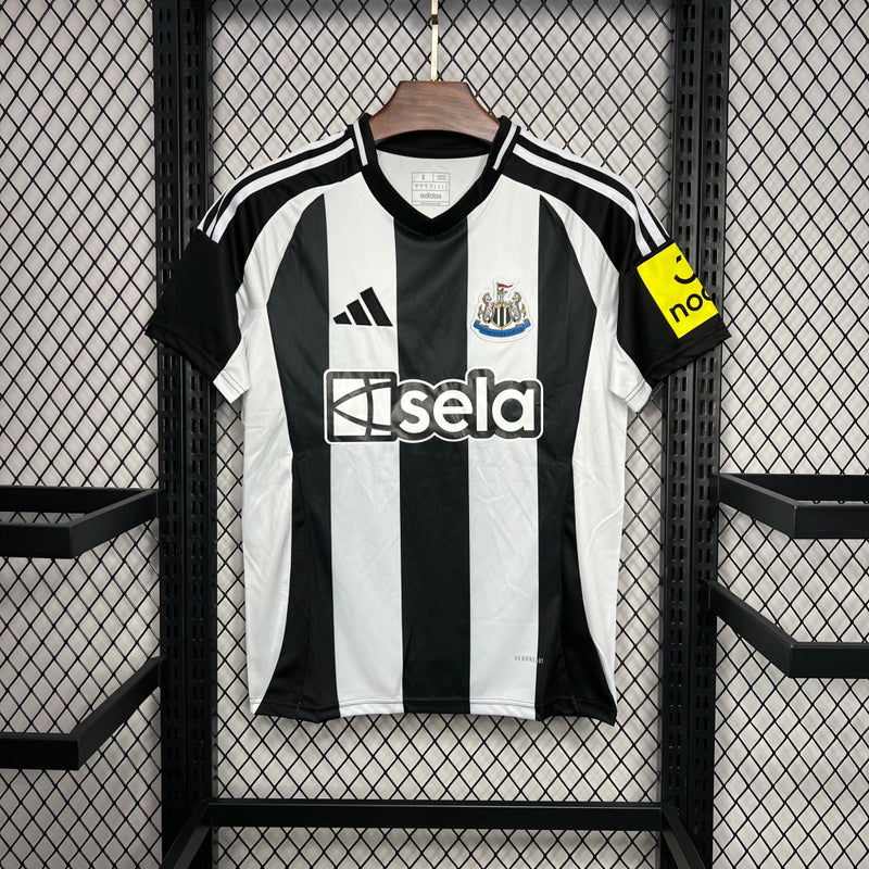 Camisa Newcastle Home I 2024/25 Adidas Torcedor Masculina preto e branco com listras clássicas, escudo bordado e gola careca
