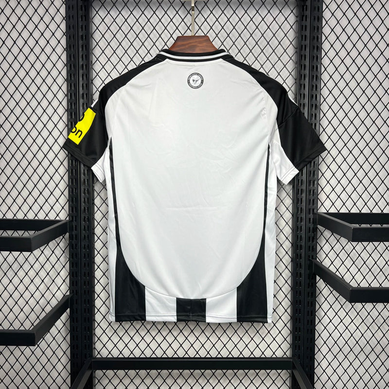 Camisa Newcastle Home I 2024/25 Adidas Torcedor Masculina preto e branco com listras clássicas, escudo bordado e gola careca