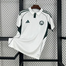 Camisa Panathinaikos Away II 2025/26 Adidas Torcedor Masculina branca com detalhes verdes, escudo do Panathinaikos e logo Adidas.