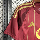"Camisa Roma Home I 2024/25 Adidas Torcedor Masculina vermelha e amarela com escudo bordado e logo Adidas"