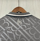 Camisa Real Madrid Third III 2024/25 Adidas Torcedor Masculina cinza com escudo bordado, logo Adidas e design moderno ideal para torcedores e colecionadores"