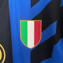 Camisa Inter de Milão Home I 2024/25 Nike Torcedor Masculina nas cores preta e azul, uniforme leve e respirável com tecnologia Dri-FIT, ideal para jogos, treinos e torcedores Nerazzurri."