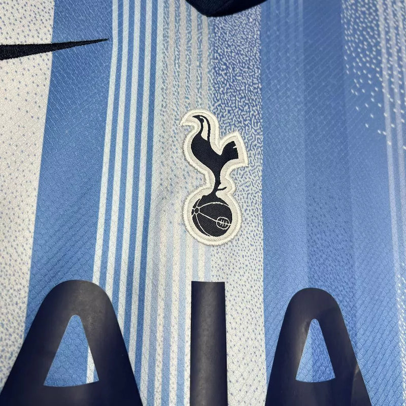Kit Infantil Tottenham Away (2) 2024/25 Nike preto e roxo – conjunto oficial com camisa e short, tecido leve e respirável para crianças de 3 a 13 anos."
