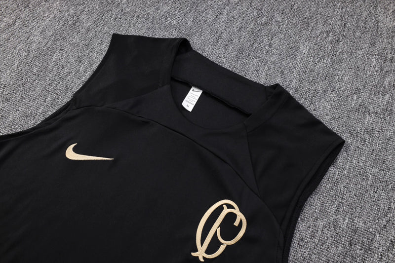 Kit treino Corinthians Nike 2023/24 com regata preta e short preto, modelo usado pelos jogadores do timão nos treinoss