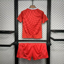 Verso da camisa infantil Aberdeen Home 2024/25 Adidas, uniforme oficial para crianças com design clássico do Aberdeen FC”
