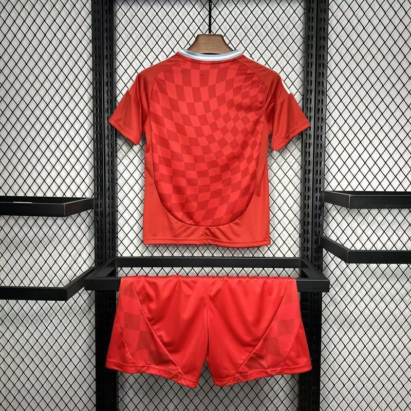 Verso da camisa infantil Aberdeen Home 2024/25 Adidas, uniforme oficial para crianças com design clássico do Aberdeen FC”