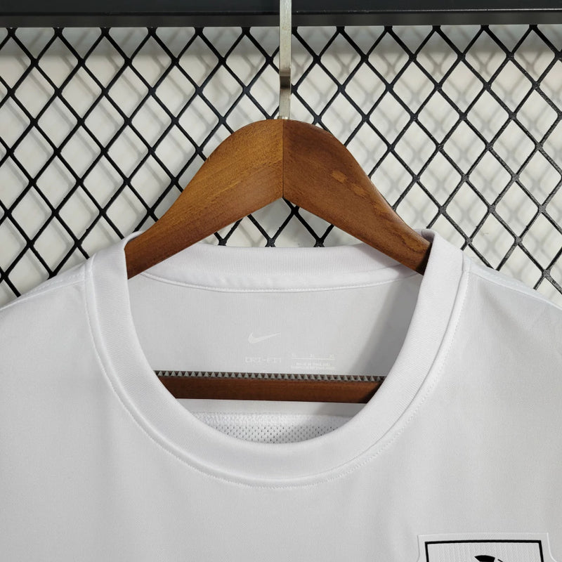 Camisa RB Leipzig Especial "Canto da Torcida" 2023/24 Nike Torcedor Masculina - Branca