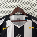 Camisa Juventus I Retrô 04/05 Torcedor Masculina - preto e branco