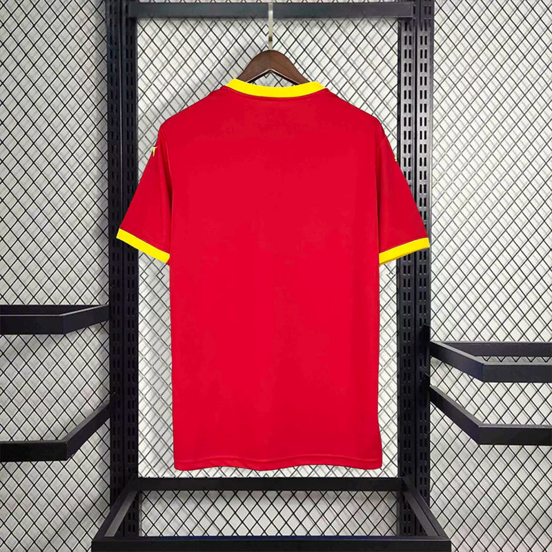 Camisa Guiné Home I 2024/25 Puma Torcedor Masculina vermelha, com detalhes em amarelo e verde, tecido leve e respirável Puma DryCell, inspirada no uniforme principal da seleção guineense Syli NationalCamisa Guiné Home I 2024/25
Camisa Guiné Puma Torcedor
Camisa seleção Guiné masculina
Camisa Guiné vermelha masculina
Camisa Syli National Home 2024/25
Camisa Guiné torcedor 2024
Uniforme Guiné Home 2024 Puma
Camisa Guiné futebol africano
Camisa Guiné treino e jogo