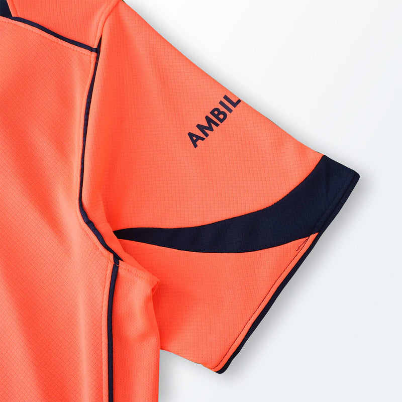 Camisa Barcelona Nike Third (III) 2025/26 Total 90 Torcedor Masculina laranja oficial com escudo do Barça e tecnologia Dri-FIT"
