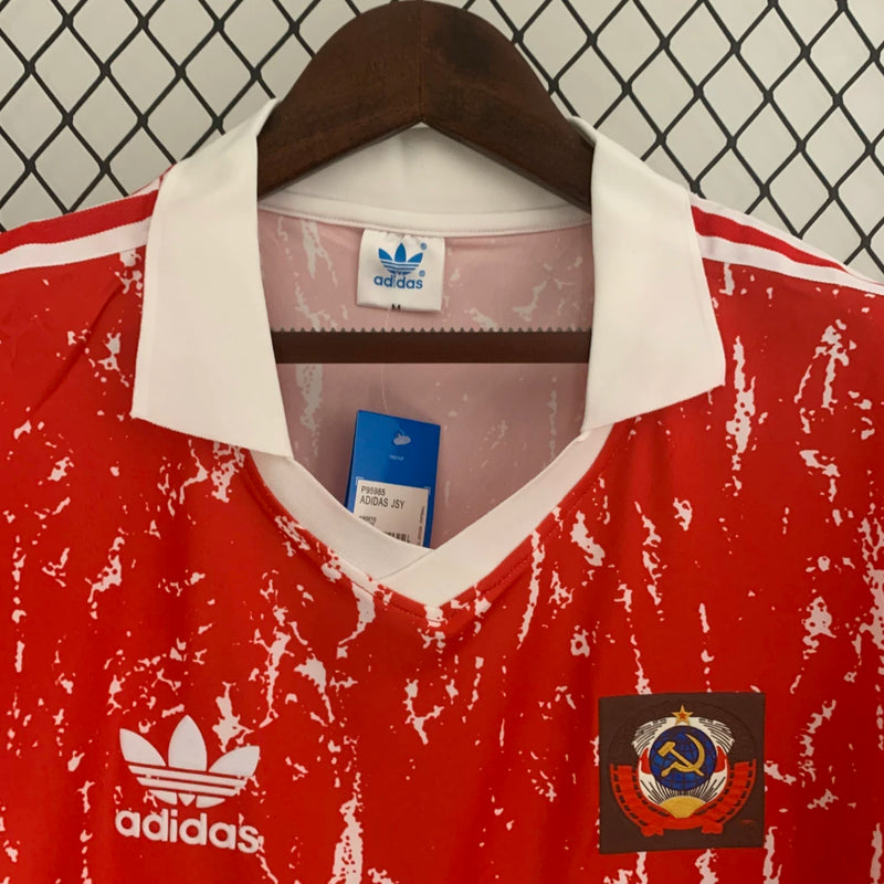 "Camisa União Soviética Home I 1990/91 Adidas retrô masculina vermelha com detalhes dourados, gola careca e tecido leve respirável para torcedores e colecionadores"