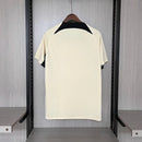 Camiseta Corinthians Treino 2024/25 Nike Masculina - peça de treino do Timão, design esportivo, escudo do clube e logo Nike em destaque.