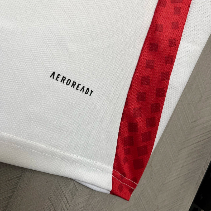 Camisa Chile Away II 2024/25 Adidas masculina branca com detalhes vermelhos e azuis, gola careca e tecido leve respirável para torcedores"