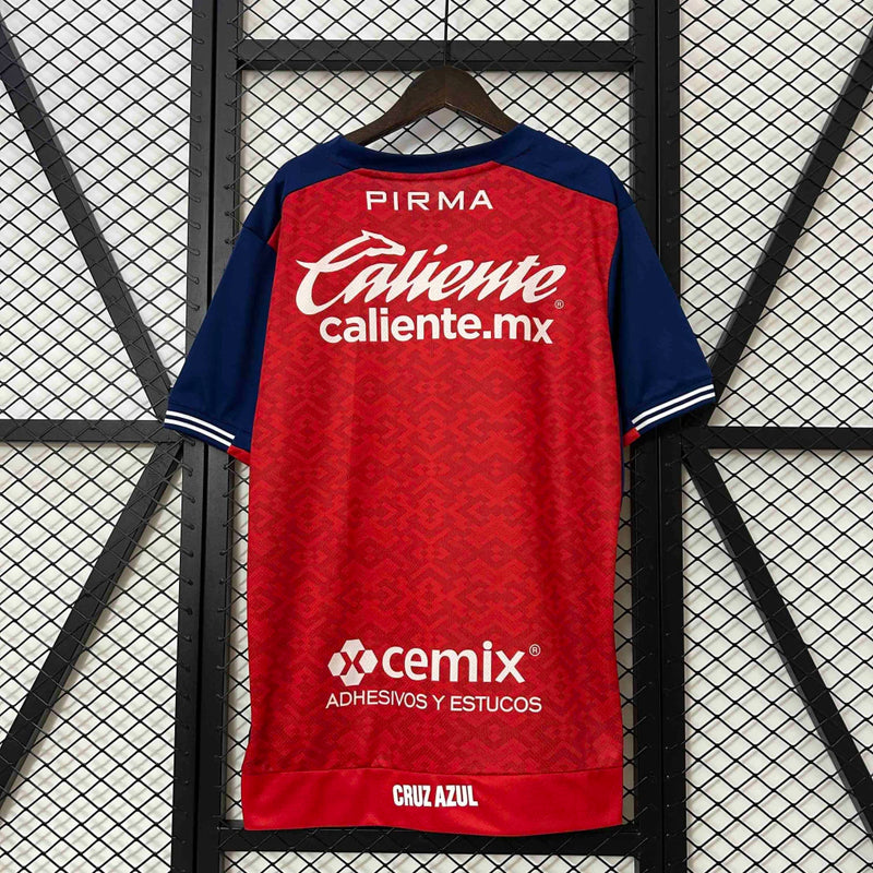 Camisa Cruz Azul Third III 2024/25 Pirma Torcedor Masculina Vermelha, uniforme vibrante, futebol mexicano, escudo do Cruz Azul, conforto e estilo para torcedores"
