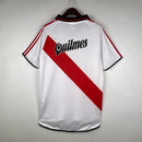 Camisa River Plate Home I 2000/01 Adidas Retrô Masculina na cor branca com faixa diagonal vermelha, modelo histórico dos Millonarios disponível na Waze Mix.