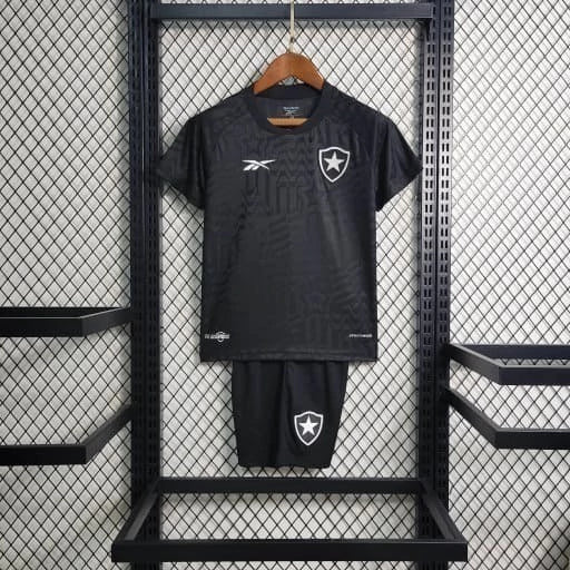 Kit Infantil Botafogo Away (2) 2023/24 Reebok – uniforme oficial completo com camisa, shorts e meião, tecido leve e confortável, ideal para pequenos torcedores alvinegros."