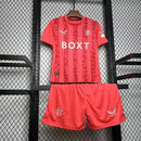 Kit Infantil Rangers FC Goleiro 2024/25 Castore oficial - Camisa e shorts para crianças, uniforme completo em tecido leve e respirável, ideal para treinos e jogos