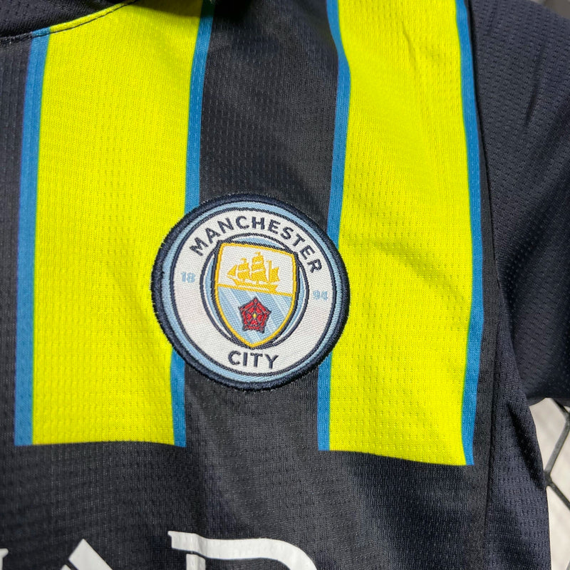 Kit Infantil Manchester City Away II 2024/25 Puma - camisa e short infantil do Manchester City, uniforme Away temporada 2024/25, tecido leve e respirável, ideal para pequenos torcedores