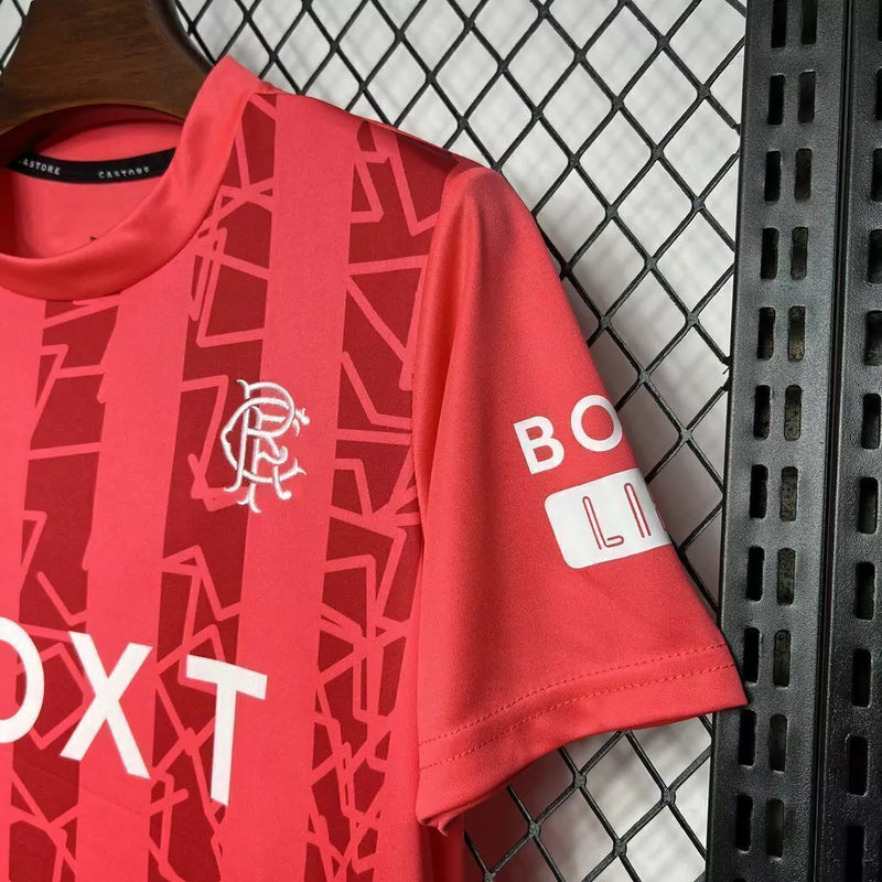 Kit Infantil Rangers FC Goleiro 2024/25 Castore oficial - Camisa e shorts para crianças, uniforme completo em tecido leve e respirável, ideal para treinos e jogos