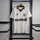 Camisa Corinthians Home 1995/96 Pênalty Masculina retrô, preta com detalhes em branco, modelo clássico do clube, ideal para fãs e colecionadores do Timão"