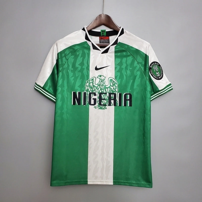“Camisa Nigéria retrô anos 90 Nike verde, modelo 1996/97 das Super Eagles, uniforme clássico de futebol africano”