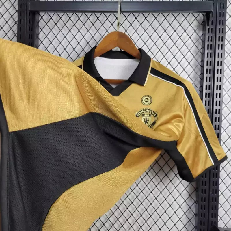 Camisa Manchester United "Dupla Face" Centenário Liga Inglesa 2001/02 Retrô Umbro - Branca e Dourada