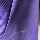 Camisa Al-Hilal Third III 2024/25 Puma Jogador Masculina roxa, uniforme de futebol árabe com design moderno, tecnologia Puma DryCell, leve e respirável, ideal para treinos, jogos e colecionadores do Al-Hilal FC.