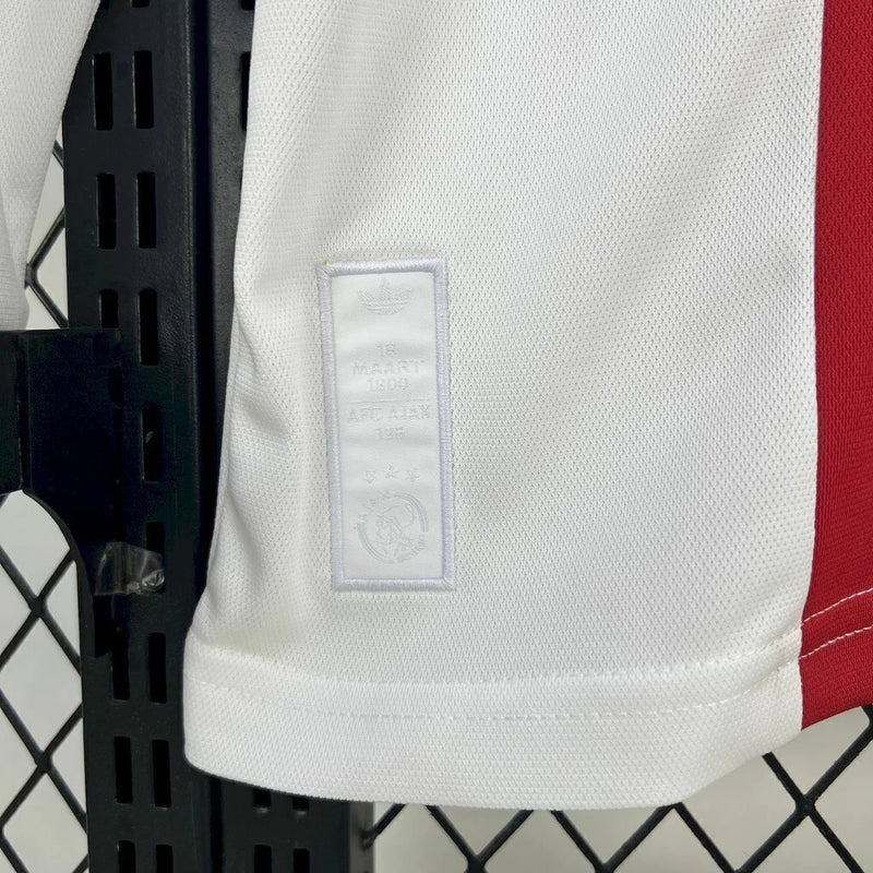 Camisa Ajax 125th Anniversary 2024/25 Adidas Torcedor Manga Longa Masculina branca com detalhes vermelhos, escudo comemorativo de 125 anos e logo Adidas bordado"